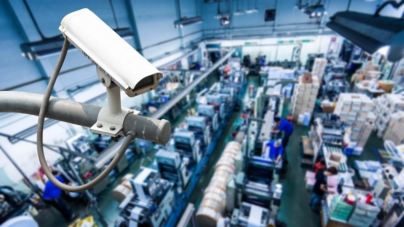 اهمیت دوربین مداربسته برای محیط کارخانه‌ها